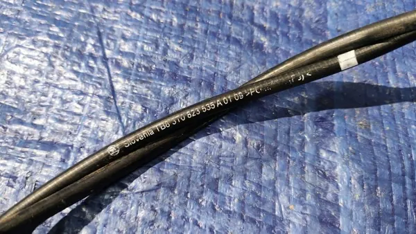 Konepellin avauskahva OEM 3T0823535A Skoda Superb II:lle image 3