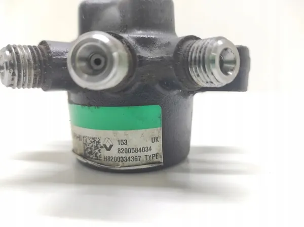 Dacia Logan I Fuel Distributor image 4