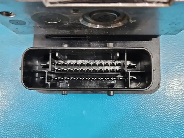 ABS-pumppu OEM 6871111/6871112 BMW F34 GT:lle image 5