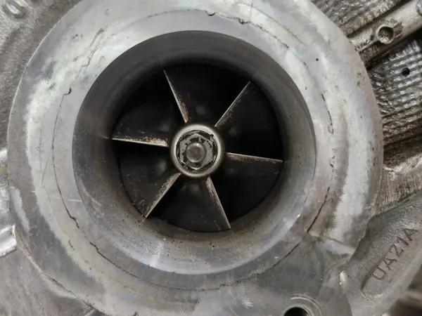 Turbina Renault Trafic III 2.0 DCI image 2