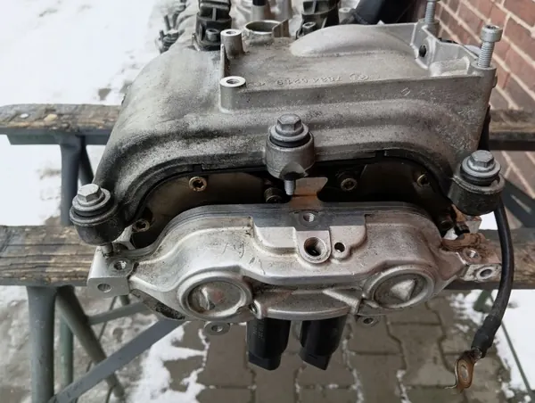 Culata BMW OE 7833880 - Usada image 10