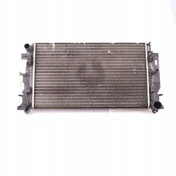 Radiador de Refrigerante OEM A9065000002 Usado image 2
