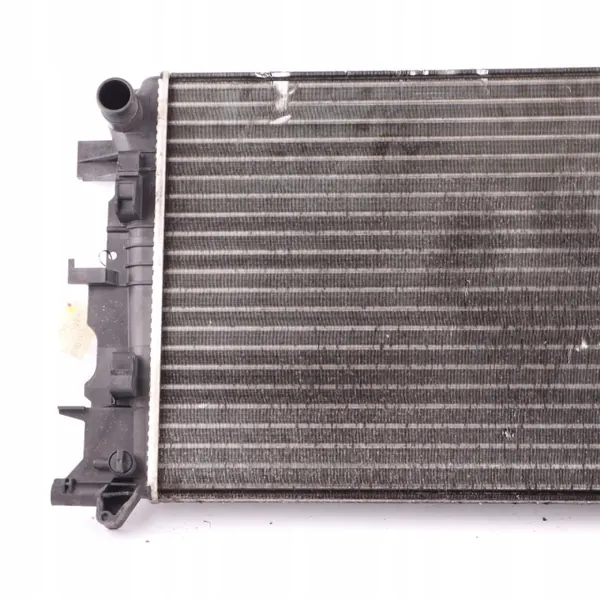 Radiador de Refrigerante OEM A9065000002 Usado image 3