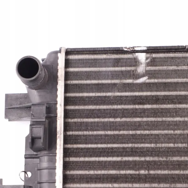 Radiador de Refrigerante OEM A9065000002 Usado image 5