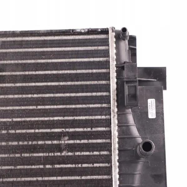 Radiador de Refrigerante OEM A9065000002 Usado image 7