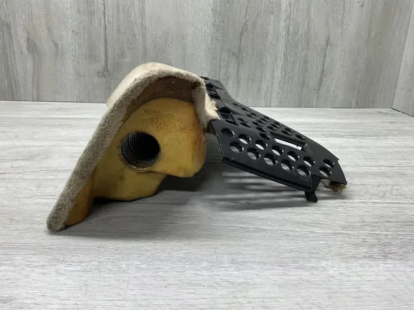 Polvipaneeli oikea OEM 1296801817 Mercedes R129 SL image 4