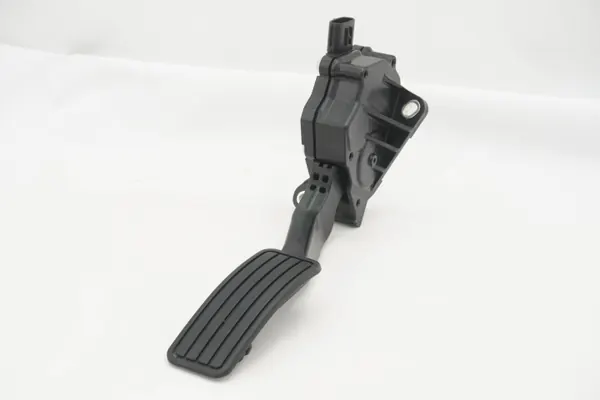 Gebrauchtes Gaspedal OEM 36010FJ050 für Subaru XV image 2
