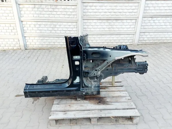 MERCEDES EQC Fram höger fjärdedel OEM del image 3