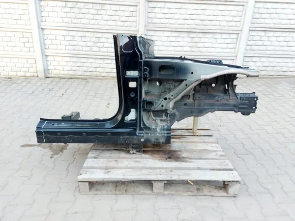 MERCEDES EQC Fram höger fjärdedel OEM del image 5