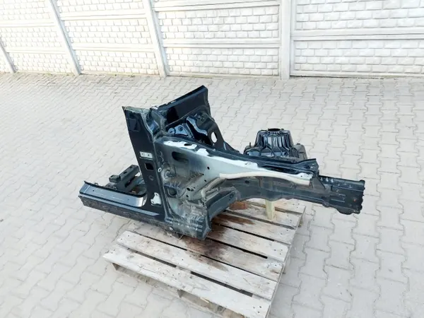 MERCEDES EQC Fram höger fjärdedel OEM del image 6