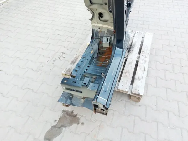 MERCEDES EQC Fram höger fjärdedel OEM del image 9