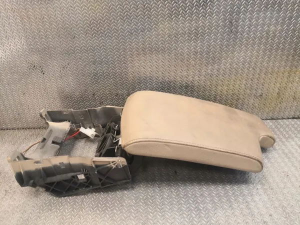 BMW 3 E90 E91 Mittelkonsole Armauflage OEM 7147213 image 2