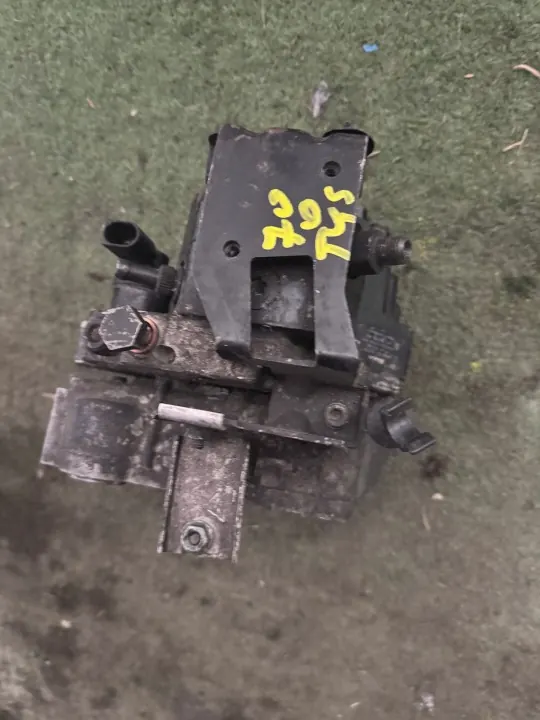 Pompe à carburant haute pression OEM 057130755G Audi A8 image 8