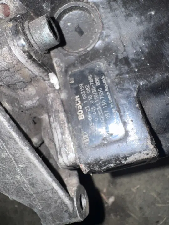 Pompe à carburant haute pression OEM 057130755G Audi A8 image 9