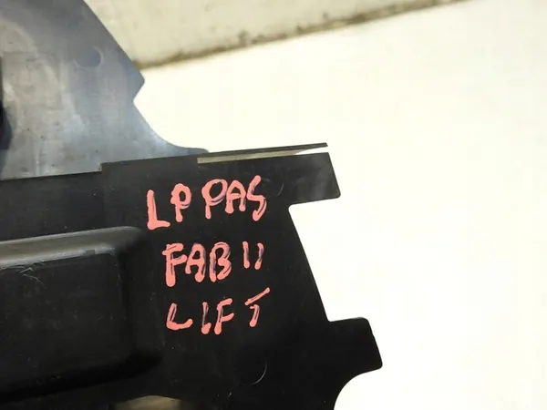 Grade de entrada de ar SKODA FABIA II COMBI 2010 5J0121283 image 2