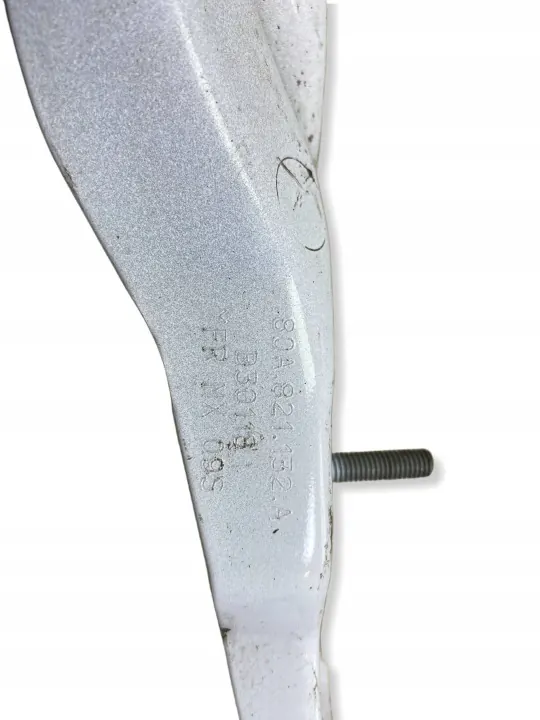Spatbordsteun voor rechts OEM 80A821136A Audi Q5 image 3