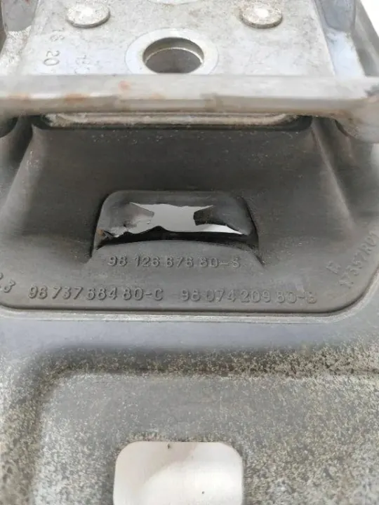 Citroen OE 9673768480 Vaihteiston Tukilaakeri image 6