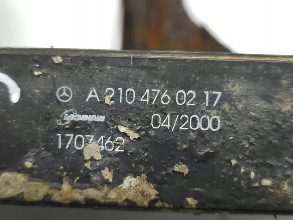 Arrefecedor de combustível Mercedes-Benz OEM A2104760217 - Usado image 8
