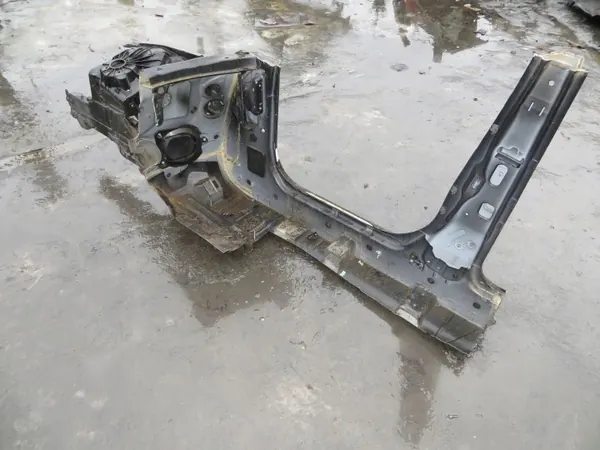 Panneau quart droit avant Mercedes W205 OEM c/1104 image 3