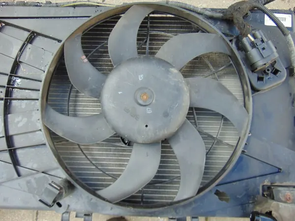 Kylsystemets vattenkylare med fläkt Opel Insignia A image 4