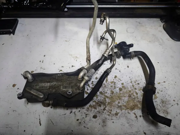 Arrefecedor de óleo Audi OE 4G0317021M usado image 2