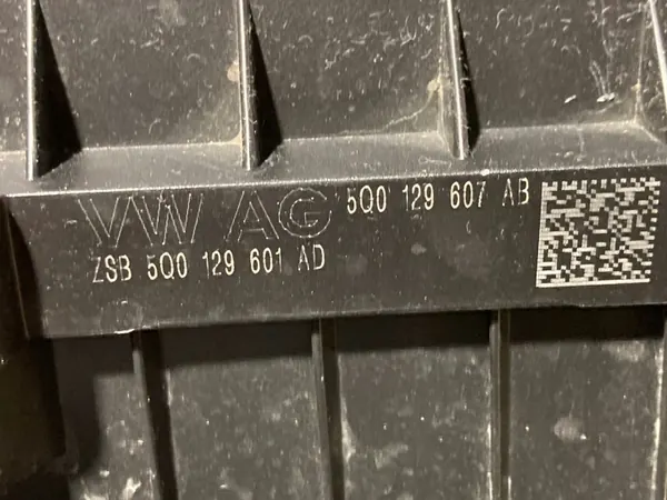 Luftfilterhus OEM 5Q0129607AB för VW/SEAT/SKODA image 3