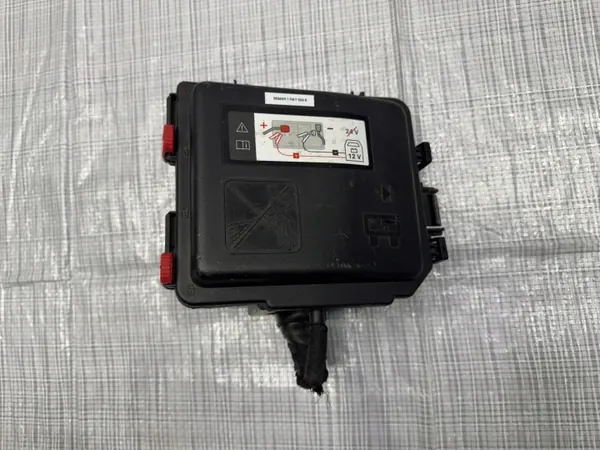 Fiat 600 sulakekotelo OEM 9824510780 - Käytetty image 2