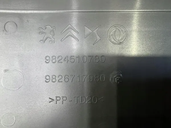 Fiat 600 sulakekotelo OEM 9824510780 - Käytetty image 3