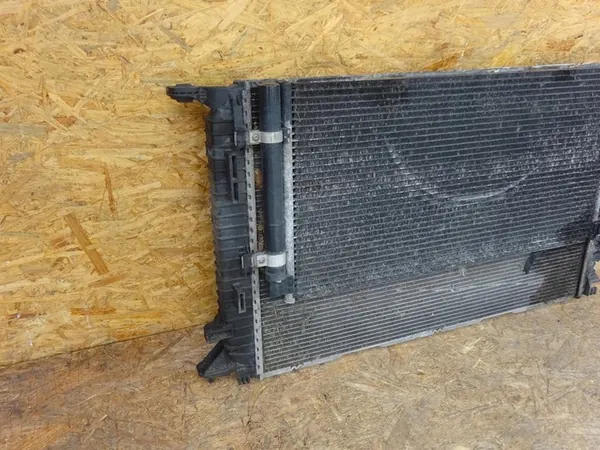 AUDI A4 B8 A5 8T 2.7 TDI Radiador 8K0121251Q image 2