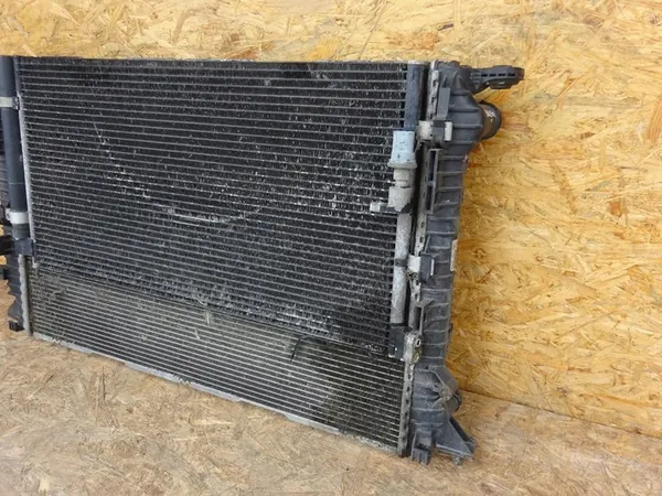 AUDI A4 B8 A5 8T 2.7 TDI Radiador 8K0121251Q image 3