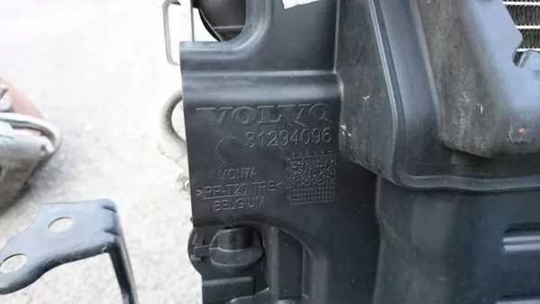 Enfriador de Agua Ventilador Intercooler V40 II CC Cross Country 2.0 D2 OEM image 6