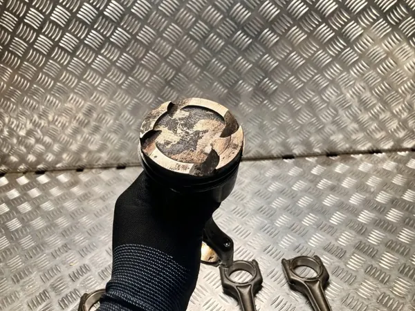 Piston BMW OE pour Série 5 G30 G31 2019 image 3