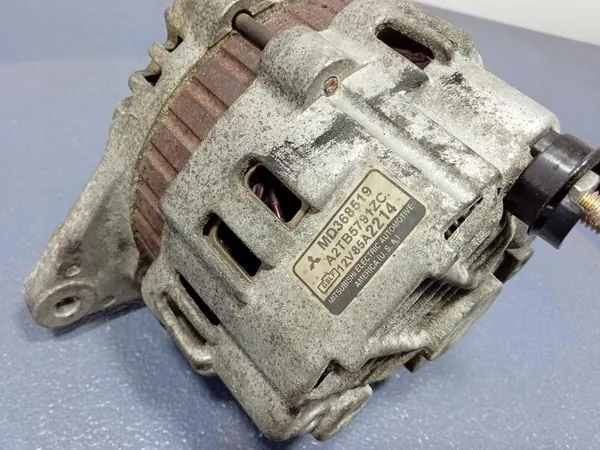 Alternador Mitsubishi Galant VIII 2.4 GDI 85A MD368519 image 4
