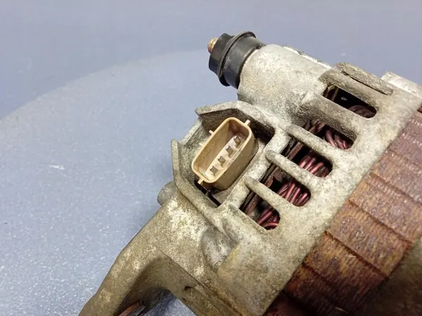 Alternador Mitsubishi Galant VIII 2.4 GDI 85A MD368519 image 8