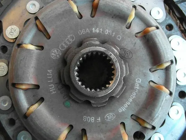 Embreagem GOLF IV BORA 2.8 V6 LUK 022105266J image 6