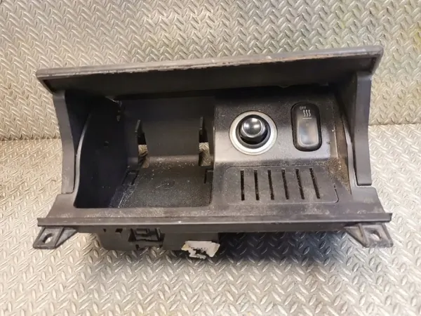 Aschenbecher Mercedes-Benz E W210 OEM MDY20978 image 3