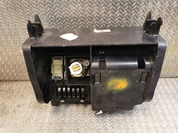 Aschenbecher Mercedes-Benz E W210 OEM MDY20978 image 4