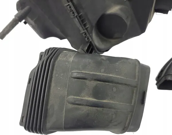 AUDI A6 C6 LIFT 3.0 TFSI Ilmansuodattimen Kotelo 4F0129739B image 2