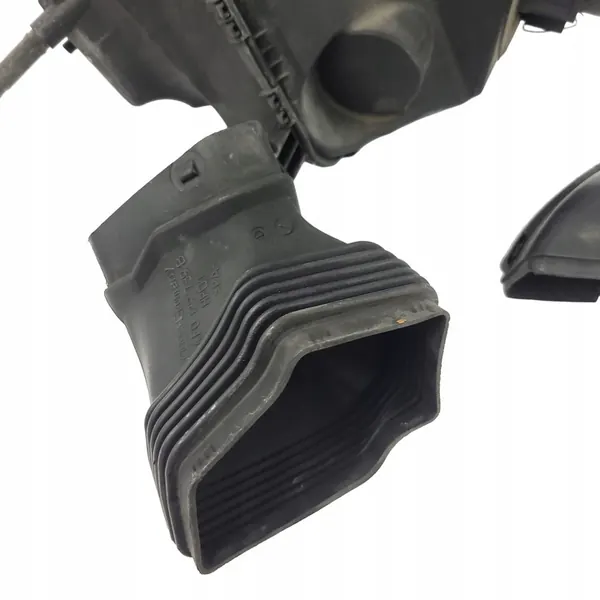 AUDI A6 C6 LIFT 3.0 TFSI Ilmansuodattimen Kotelo 4F0129739B image 3