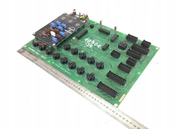 Placa de fusíveis MAN OEM 88254416631 - Estado usado image 2