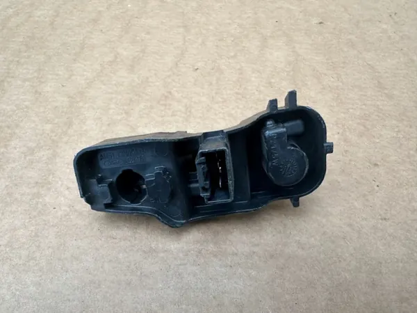 Insertor farol direito FORD AM51-13N004-GA image 7