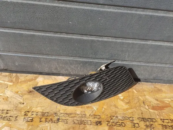 Griglia faro antinebbia anteriore destra Seat Leon II FL 1P0853666B image 2