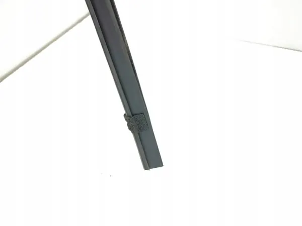 Fönstertätning AMD180442 vänster sida bakdörr image 7