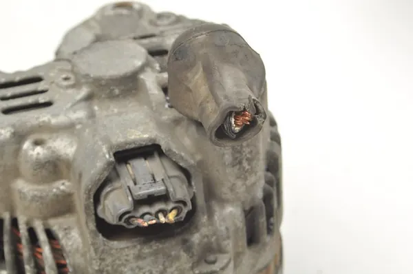 MITSUBISHI COLT VI 1.3 ALTERNATOR 1800A070 image 8