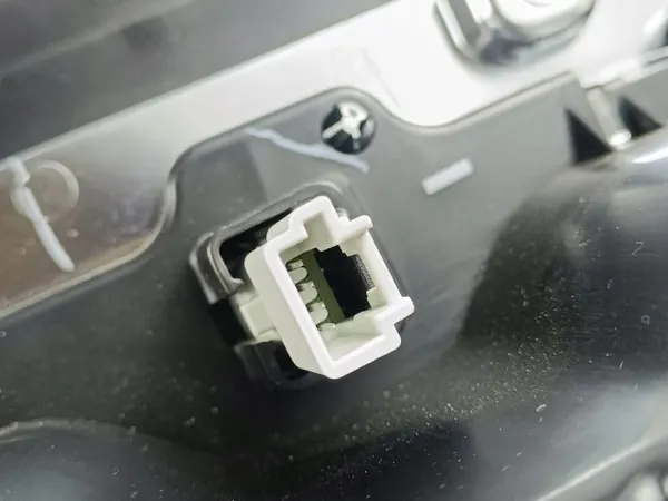 Jeep Getränkehalter OEM X99226504XX für 2023 Grand Cherokee image 8