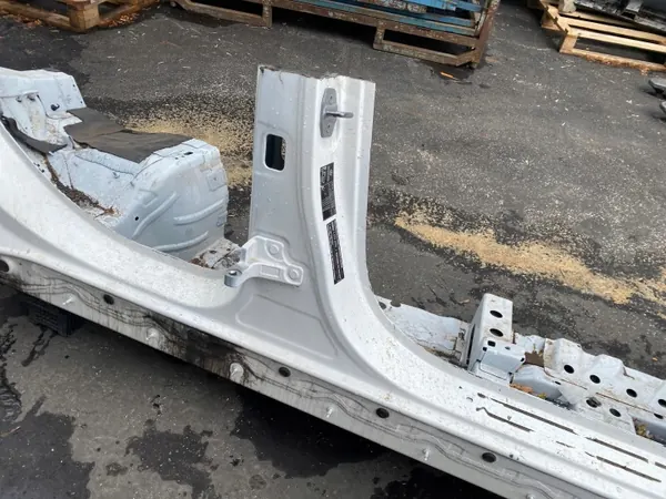 Mercedes-Benz EQC 2020 neljännespaneeli OEM 217623 image 3