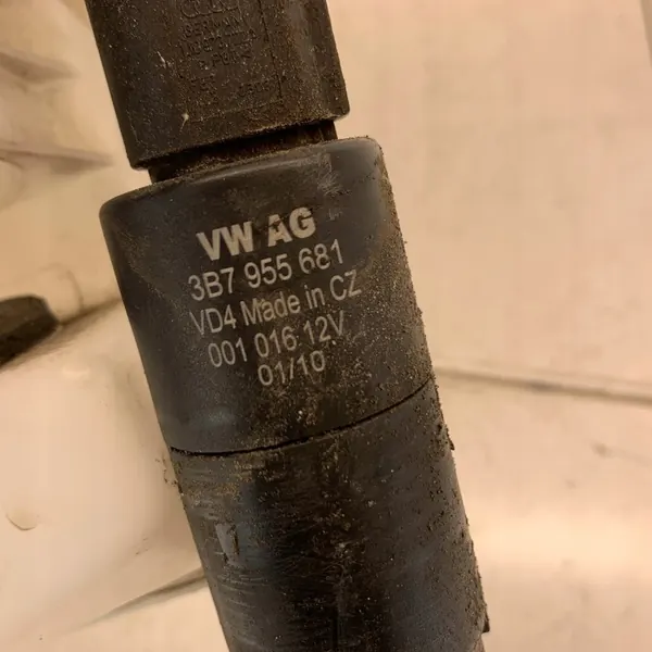 Pyyhkijän säiliöpumppu VW PASSAT B6 3C 2009 OEM image 8