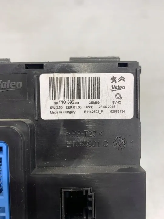 Besturingseenheid Peugeot 5008 2018 OEM FBZ18752 image 4