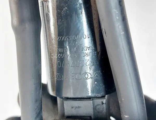 Pompe à lave-glace Volvo OE 32237970 - État utilisé image 5