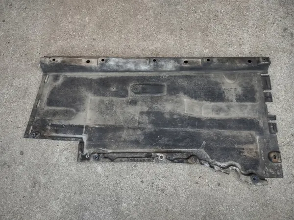 Unterbodenschutz OEM 4G0825208 Audi A6 C7 rechts image 5